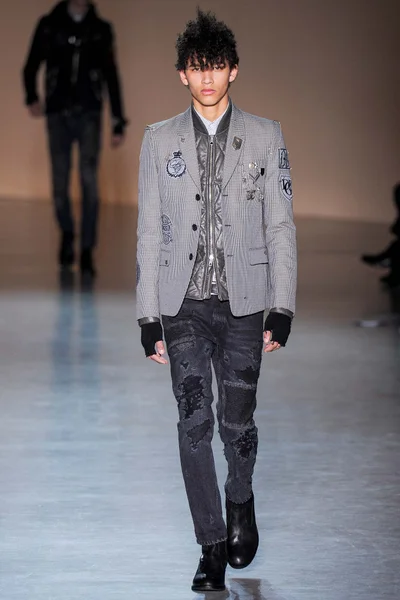 Look 13